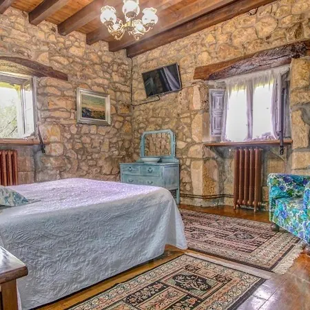 Casona Dos Lagos מלון Villanueva (Cantabria)
