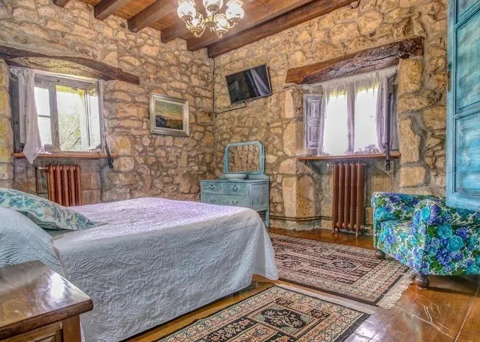 Casona Dos Lagos מלון Villanueva (Cantabria)